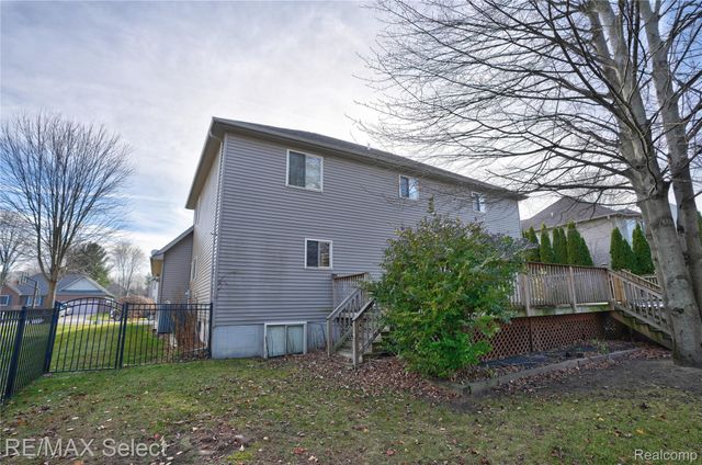 3948 Stoney Ridge Drive, Fort Gratiot Charter Township, MI 48059