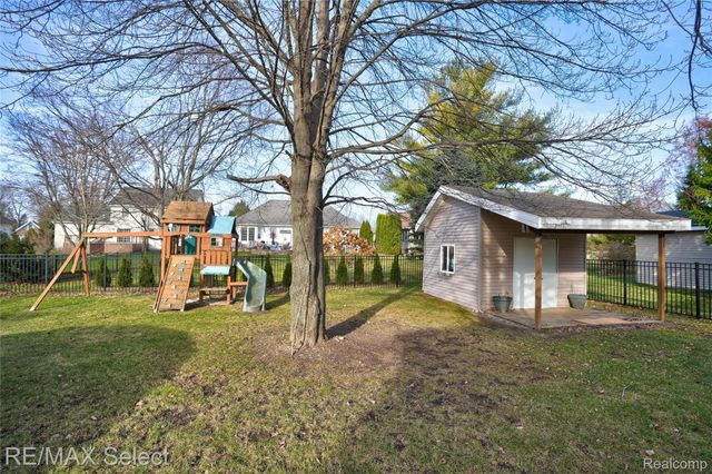3948 Stoney Ridge Drive, Fort Gratiot Charter Township, MI 48059
