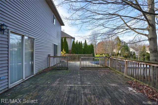 3948 Stoney Ridge Drive, Fort Gratiot Charter Township, MI 48059