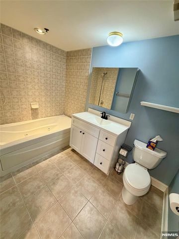 70 Adams Street 4A, Hoboken, NJ 07030