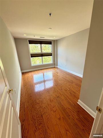 70 Adams Street 4A, Hoboken, NJ 07030