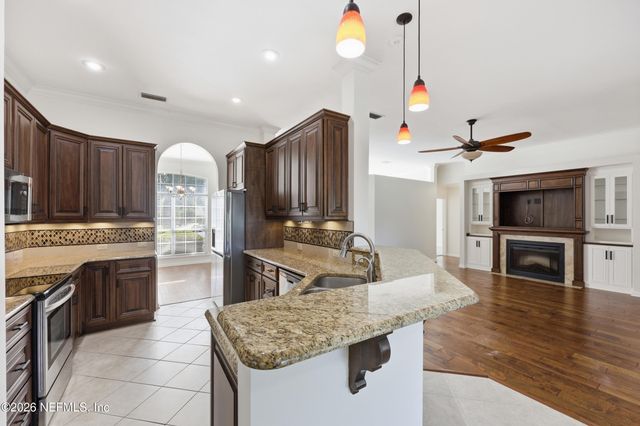 5255 CAMELOT FOREST Drive, Jacksonville, FL 32258