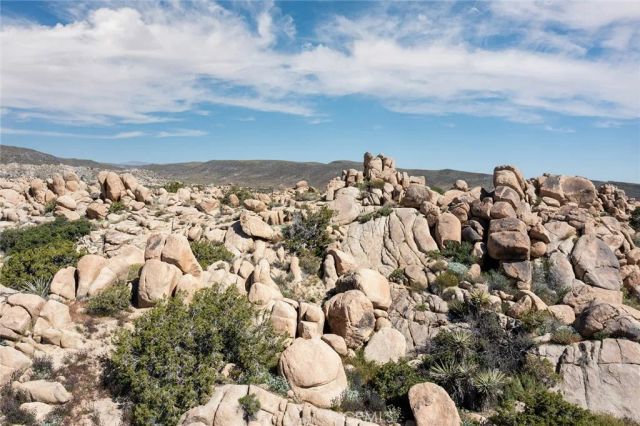 5550 Carlsbad Avenue, Yucca Valley, CA 92284