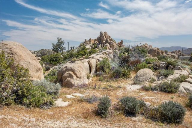 5550 Carlsbad Avenue, Yucca Valley, CA 92284