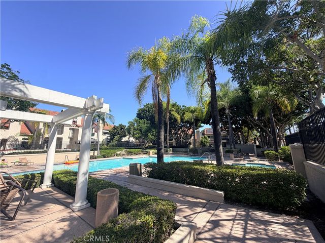 21944 Bahamas 56, Mission Viejo, CA 92692