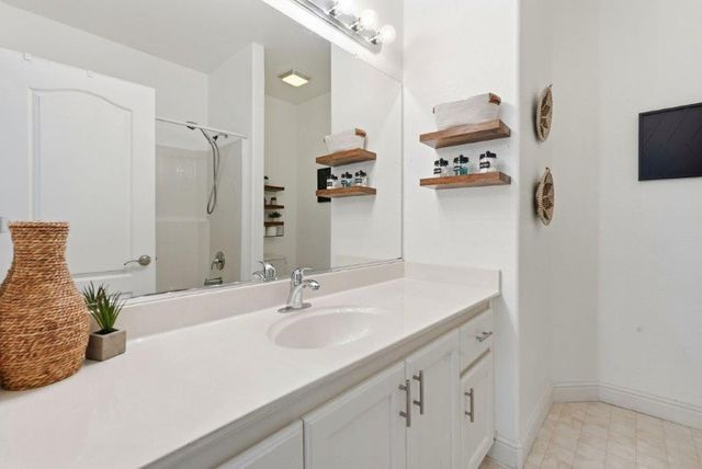 877 lavastone Dr, Lincoln, CA 95648