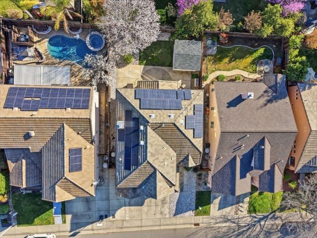 877 lavastone Dr, Lincoln, CA 95648