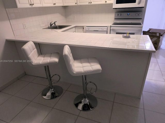 1228 West Ave 613, Miami Beach, FL 33139