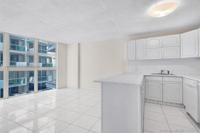 1228 West Ave 613, Miami Beach, FL 33139