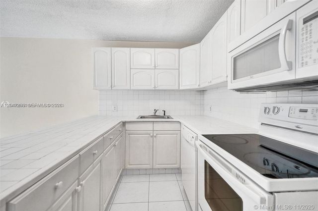 1228 West Ave 613, Miami Beach, FL 33139