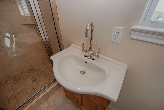 710 6th Street, San Leon, TX 77539