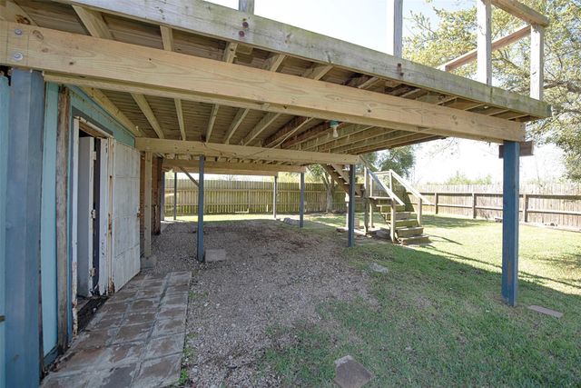 710 6th Street, San Leon, TX 77539