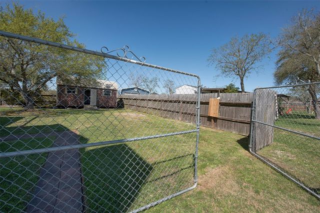 710 6th Street, San Leon, TX 77539