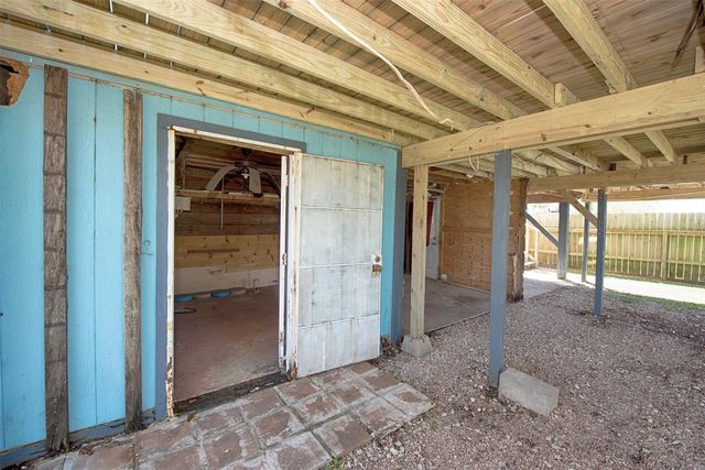 710 6th Street, San Leon, TX 77539