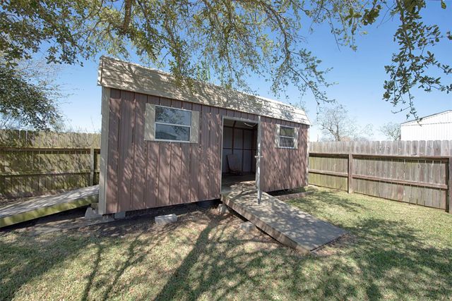 710 6th Street, San Leon, TX 77539