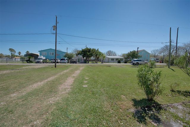 710 6th Street, San Leon, TX 77539