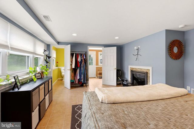 818 HILLTOP RD, Cinnaminson, NJ 08077