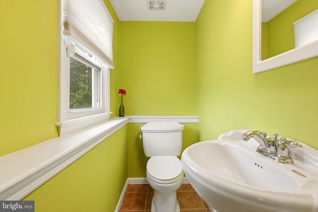 818 HILLTOP RD, Cinnaminson, NJ 08077