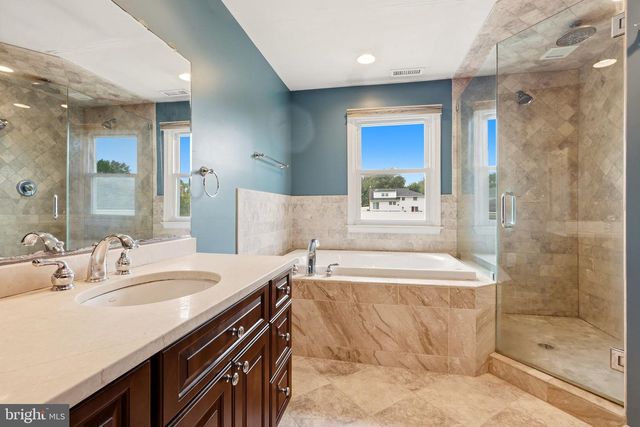 818 HILLTOP RD, Cinnaminson, NJ 08077
