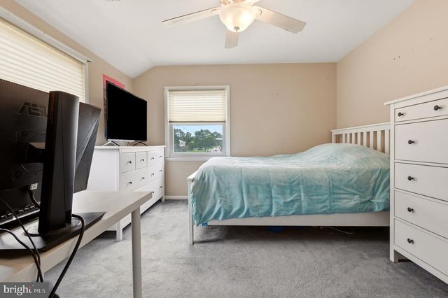 818 HILLTOP RD, Cinnaminson, NJ 08077