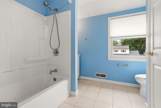 818 HILLTOP RD, Cinnaminson, NJ 08077