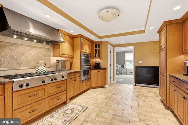 818 HILLTOP RD, Cinnaminson, NJ 08077