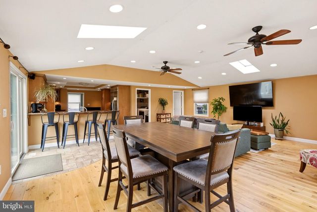 818 HILLTOP RD, Cinnaminson, NJ 08077