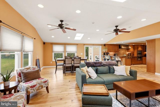 818 HILLTOP RD, Cinnaminson, NJ 08077