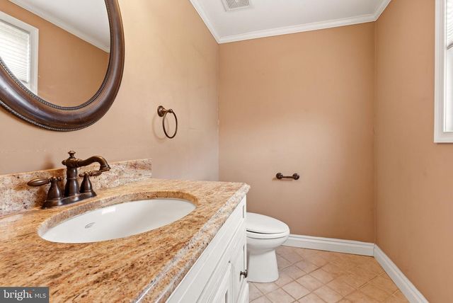 818 HILLTOP RD, Cinnaminson, NJ 08077