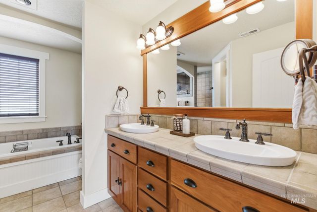 11470 S Cross Slope Pl., Nampa, ID 83686