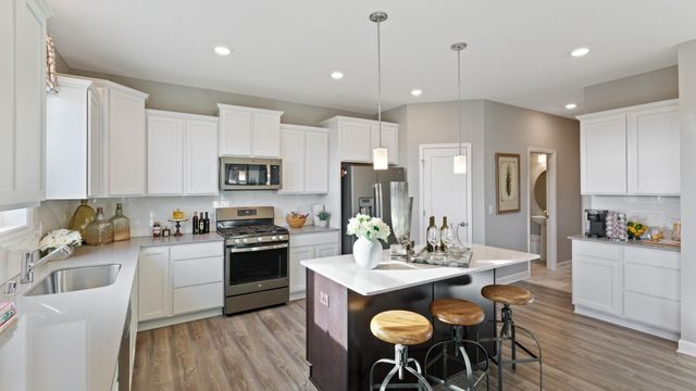 10888 Hemingway Avenue S, Cottage Grove, MN 55016