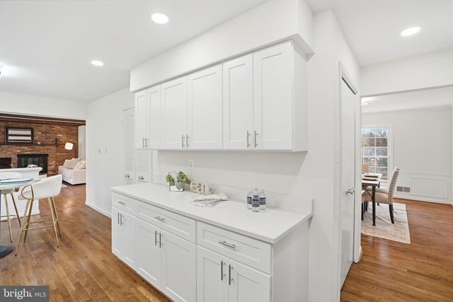 1002 KIMBERWICKE RD, Mclean, VA 22102