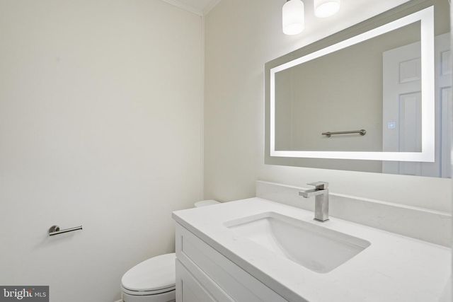 1002 KIMBERWICKE RD, Mclean, VA 22102