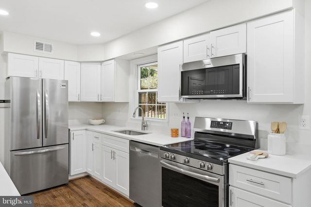 1002 KIMBERWICKE RD, Mclean, VA 22102