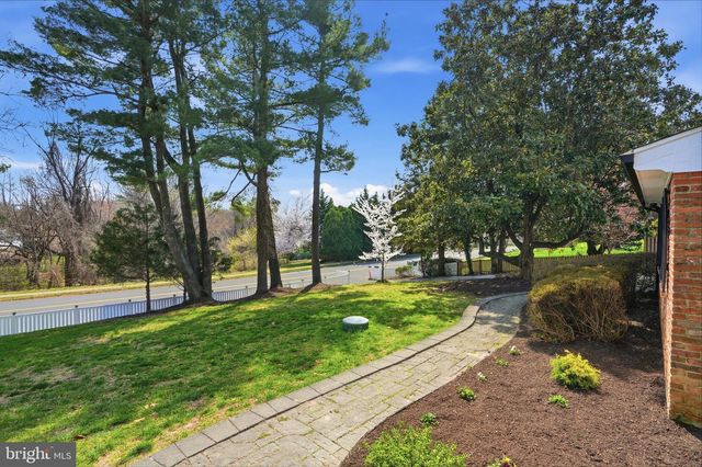 1002 KIMBERWICKE RD, Mclean, VA 22102