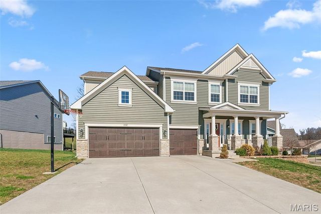 228 Carlton Point Drive, Wentzville, MO 63385