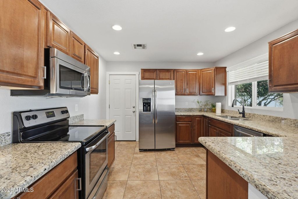 Image 3 of property listing at 18815 N 22ND Lane, Phoenix, AZ 85027
