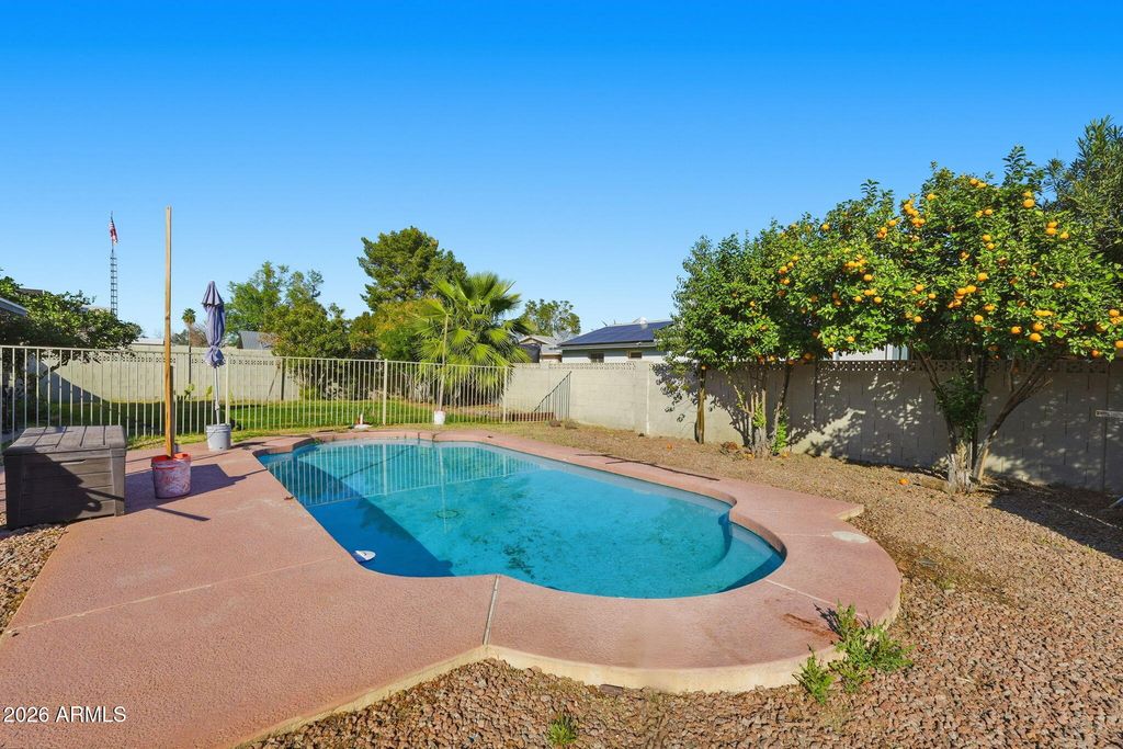 Image 5 of property listing at 18815 N 22ND Lane, Phoenix, AZ 85027