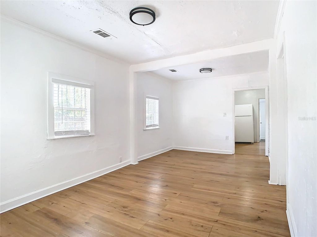 Image 12 of property listing at 914 26TH STREET, Orlando, FL 32805