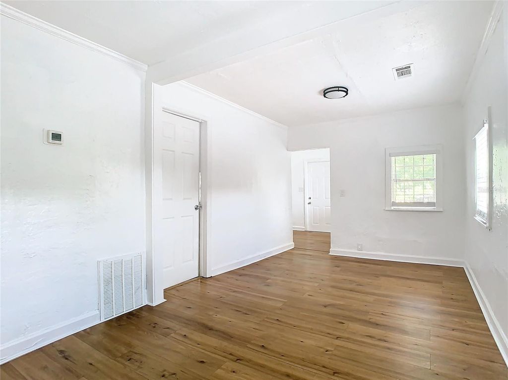 Image 15 of property listing at 914 26TH STREET, Orlando, FL 32805