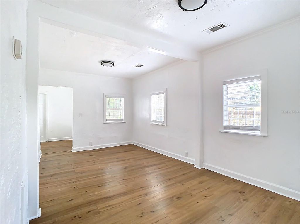 Image 17 of property listing at 914 26TH STREET, Orlando, FL 32805