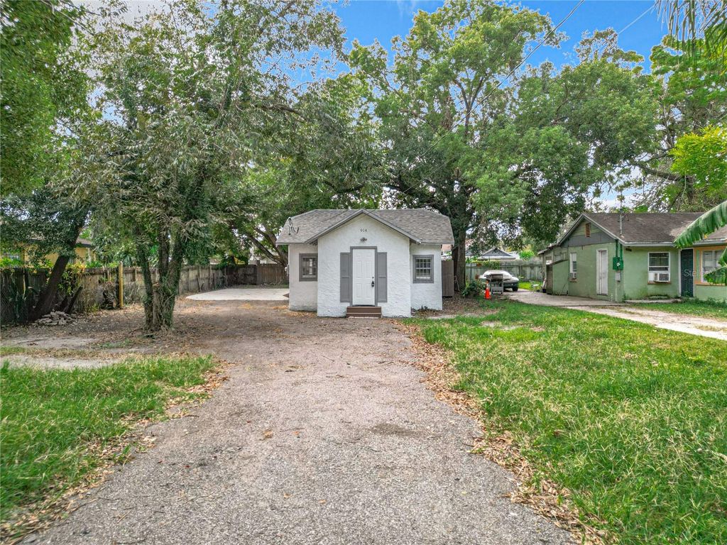 Image 3 of property listing at 914 26TH STREET, Orlando, FL 32805