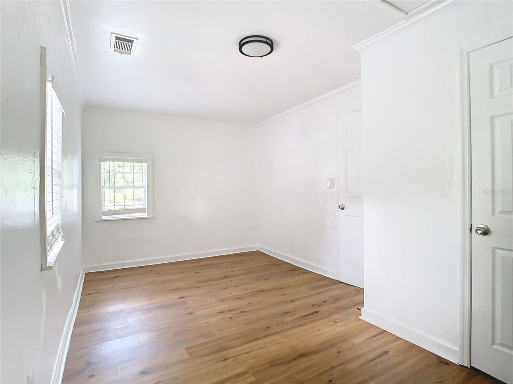 Image 21 of property listing at 914 26TH STREET, Orlando, FL 32805