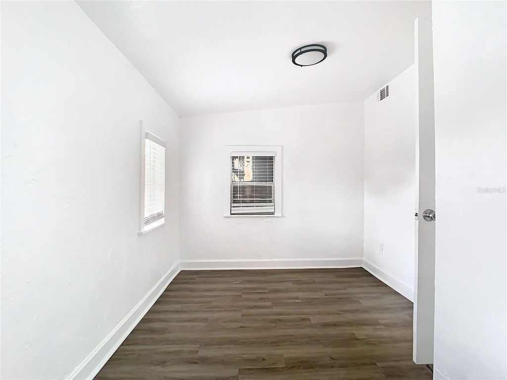 Image 25 of property listing at 914 26TH STREET, Orlando, FL 32805