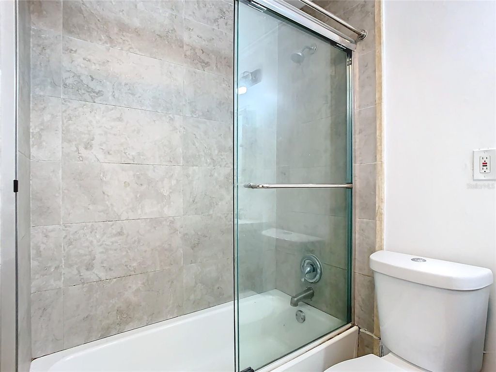 Image 28 of property listing at 914 26TH STREET, Orlando, FL 32805