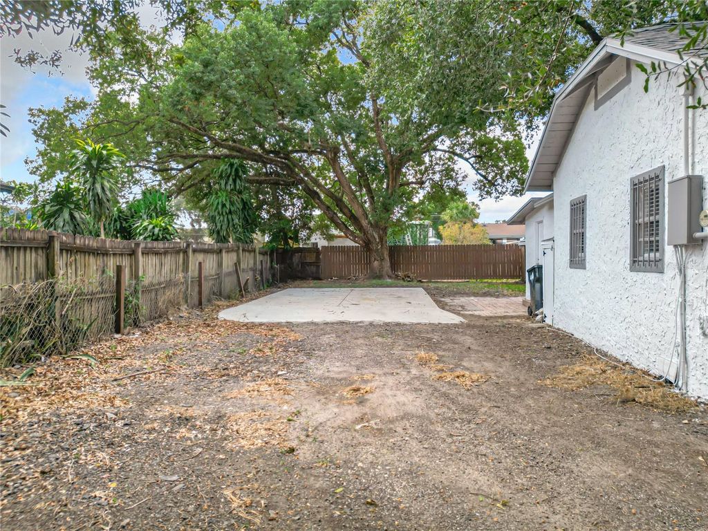 Image 32 of property listing at 914 26TH STREET, Orlando, FL 32805