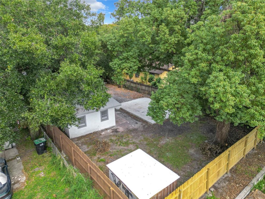 Image 36 of property listing at 914 26TH STREET, Orlando, FL 32805