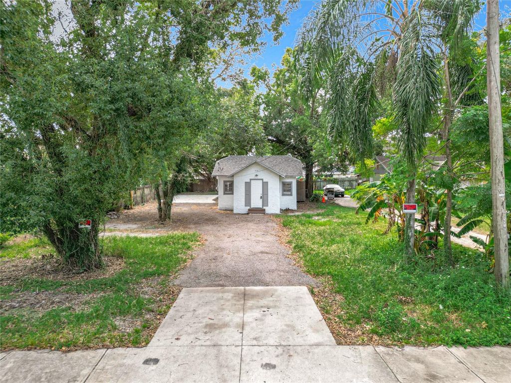 Image 5 of property listing at 914 26TH STREET, Orlando, FL 32805
