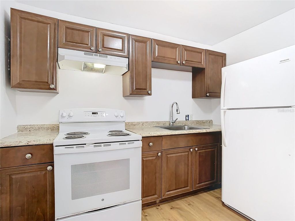 Image 7 of property listing at 914 26TH STREET, Orlando, FL 32805