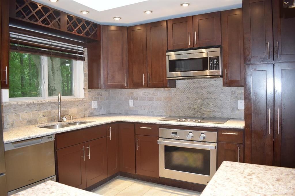 13 Pinter Lane, South Brunswick, NJ 08852